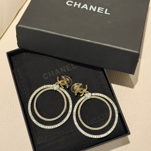 Earrings - Picture 1 of 8